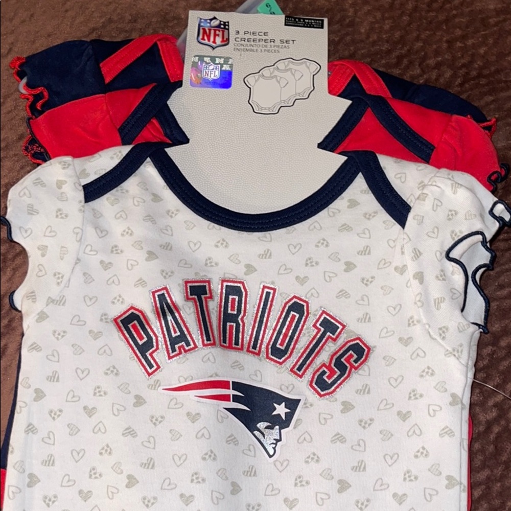 New England Patriots 3 piece onesie set 6-9M